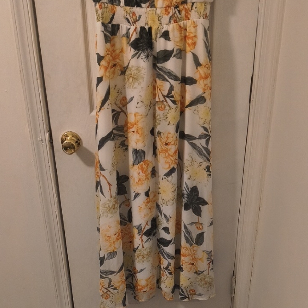 Simple Yellow and Black Floral Maxi Dress - Picture 6 of 6